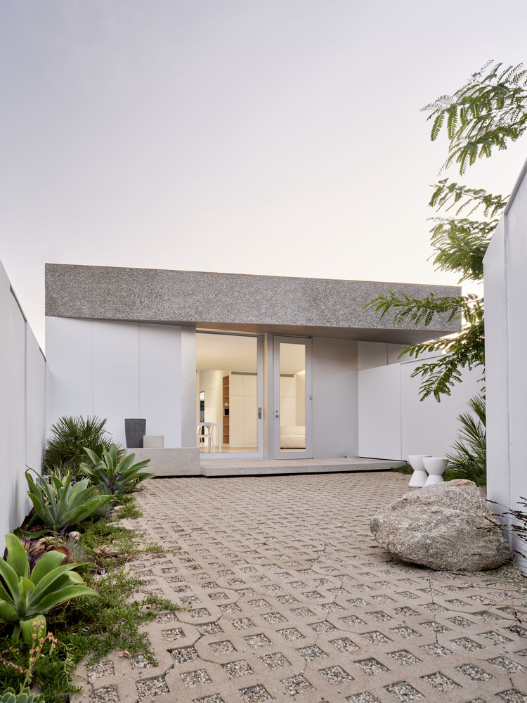 Explore 15 Houses That Get the Most Out of an Accessory Dwelling Unit (ADU) - 13695